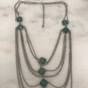 Lightly used, fashionable necklace